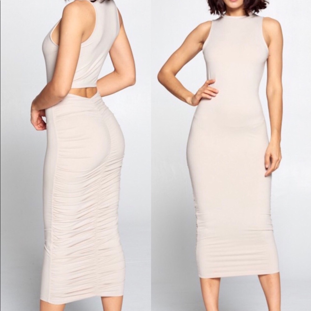 NWT Ruched back body-con midi